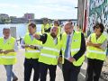 El secretario de Estado de Medio Ambiente (i), el subdelegado del Gobierno en A Coruña, Julio Abalde y el portavoz municipal de A Coruña, José Manuel Lage (c)