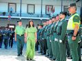 Mercedes Domínguez llega a un acto de toma de posesión