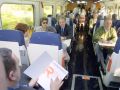 *** Local Caption *** 7 JUNIO 2001 PAGINA 12EL TRAYECTO INAUGURAL DEL NUEVO SERVICIO DE FERROCARRIL ENTRE A CORUâA Y FERROL CON EL TRD SE DESARROLLO AYEREN LA FOTO EL CONSELLEIRO DE POLITICA TERRITORIAL XOSE CUIâA Y OTROS REPRESENTANTES POLITICOS Y EMPRESARIOS HICIERON EL PRIMER RECORRIDO EN EL TRD
