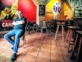 Nikopol, en el interior de su bar