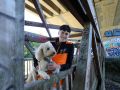 Xerome Pena posa con Hipo, su perro de competición