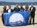 El presidente de la Xunta, Alfonso Rueda, y la conselleira de Medio Ambiente, Ángeles Vázquez, participan en la entrega de las banderas azules, este miércoles