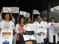 Una pasada concentración de médicos a las puertas del Chuac para reclamar un Estatuto Propio