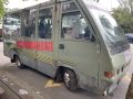 Bus-denuncia instalado en la parada de bus de Santa Cristina