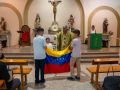 Momento de la misa en recuerdo a las víctimas de los terremotos en Venezuela