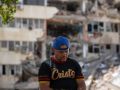 Venezuela apura los rescates una semana después de los terremotos Un hombre reacciona junto a un edificio afectado por los terremotos
