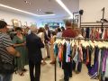 Cáritas inaugura en A Coruña su nueva tienda Arroupa Tienda Arroupa de Cáritas en la calle Barcelona de A Coruña