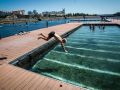 Piscina abierta al público en la plataforma de O Parrote