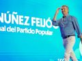 Feijóo saluda a su llegada al congreso de Nuevas Generaciones