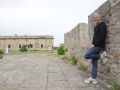 Jano Muñoz | “Sigo yendo al aljibe del castillo de San Antón y sigo pidiendo deseos” Jano Muñoz, en el castillo de San Antón