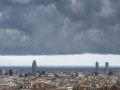 Una dana deja tormentas, granizo y viento fuerte en toda la Península y Baleares Cielo encapotado en Barcelona