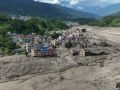 Vista aérea de un grupo de viviendas dañadas en Trishuli Bazar tras una inundación repentina, en Nepal