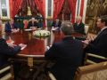 El presidente ruso, Vladímir Putin, preside el encuentro de este sábado con los mediadores enviados por Washington