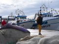 La Xunta y el sector pesquero exigen a Bruselas retirar el veto al palangre tras un informe que acredita su bajo impacto Barcos pesqueros amarrados a puerto