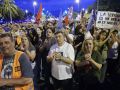 Un momento de la protesta de este lunes en reclamo de los contratos indefinidos en las viviendas