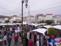 Vista de la García Irmáns, con menos vendedores que de costumbre, desde el atrio de Santo Domingo