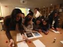 Los niños del colegio Wenceslao Fernández Flórez participan en uno de los talleres de la Fundación MOP