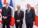 oland Lescure, Francois Villeroy de Galhau y Faith Birol posan antes de la reunión del G7