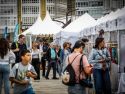 Cientos de personas se acercaron a O Parrote durante una de las primeras jornadas del festival, para disfrutar del mercado y las actividades a orillas del puerto