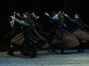 La asociación cultural Xarandaina volvió a llenar  el Palacio de la Ópera, y también sus alrededores, de música y baile. Lo hizo con su habitual concurso de baile tradicional, que ya celebra su edición número 44, con el apoyo del Ayuntamiento de A Coruña y de la Diputación provincial