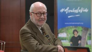 El delegado en Galicia de la Asociación Española Contra la Meningitis, José María García Colodro, en el Colegio de Médicos de A Coruña