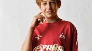La camiseta de Zara dedica a la selección española de fútbol