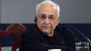 Fotografía de archivo, tomada en 2014 en Oviedo, del arquitecto estadounidense Frank Gehry,