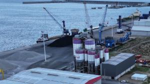 Cementos Carral en sus instalaciones de Punta Langosteira