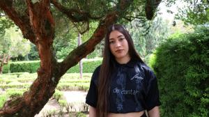 Laura Villar, deseñadora de moda a estilista, nos xardíns de Mariñán