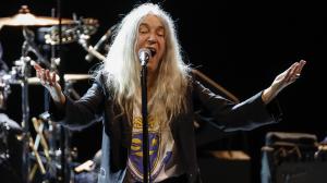 Patti Smith, considerada 'la madrina del punk'  durante un concierto en el Teatro Real de Madrid
