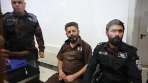 Saif Abu Keshek (C), miembro español de la flotilla detenido en Israel