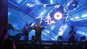 En el teatro Colón de A Coruña, el grupo más importante de la música electrónica de España,  presentó los temas de su nuevo álbum, incluido su exitoso primer lanzamiento 'Maldita Mujer'
