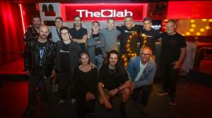 Foto de familia de organizadores y músicos del Bronco Fest