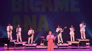 Pili Pampín foi unha das voces que deu vida de novo ás cancións de Ana Kiro na gala 'Bícame Ana'