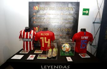 'Mujeres, leyendas del deporte' recoge 70 piezas deportivas, objetos icónicos y materiales históricos de Alexia Putellas, Carolina Marín, Simone Biles o las coruñesas Sofía Toro, Julia Benedetti y Elena Roca