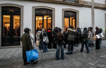 Después del día de Reyes, los coruñeses tomaron zonas como la calle Compostela, la plaza de Lugo o los centros comerciales para hacerse con las 'gangas' rebajadas