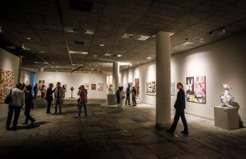 Con la presencia de la alcaldesa Inés Rey, se inauguró esta muestra con el trabajo de más de 60 artistas que participaron el 6 y 7 de junio en las jornadas de puertas abiertas en los estudios de A Coruña