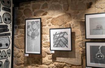 La muestra de la ilustradora y autora de cómic coruñesa, Xulia Pisón, se enmarca dentro de la programación de Viñetas desde o Atlántico y Elas son Artistas