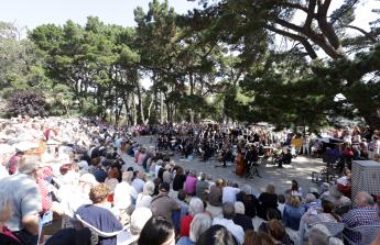 En su última jornada, la Romería de Santa Margarita presenta el concierto de la Banda Municipal de Música de A Coruña desde la Explanada Casa de las Ciencias, así como las actuaciones de Pansenfron,  Son Galaico, Dervish, Herbamora y Mondra
