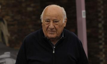 Amancio Ortega junto a su esposa, Flora Pérez