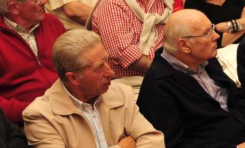 Raimundo Calvo, a la izquierda de la imagen, al lado de José Manuel Romay, en un acto del PP de Betanzos