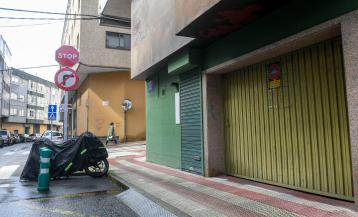 Un vado en el centro urbano de Arteixo