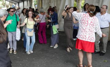 Cambre vivió un fin de semana de ‘troula’ con esta fiesta que terminó este domingo con paella y la actuación de Aixa Romay en la sesión vermú, mientras que la música del tardeo corrió a cargo de Dj Isaac