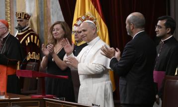 El papa León XIV, aplaudido en el Congreso de los Diputados