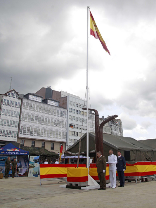 Exhibición de material militar en O Parrote por el Día de las Fuerzas Armadas @Quintana (1)