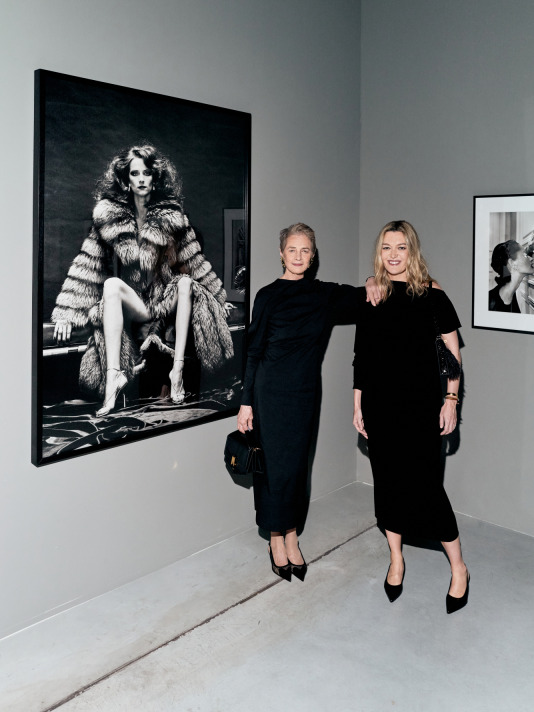 02. Charlotte Rampling & Marta Ortega Perez © Saskia Lawaks