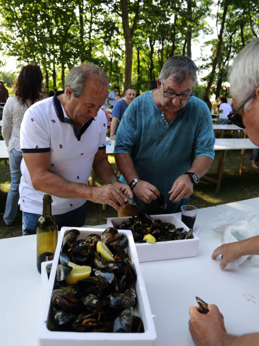 Lorbé disfruto de una gran fiesta con los mejillones como protagonistas @Patricia G. Fraga (12)
