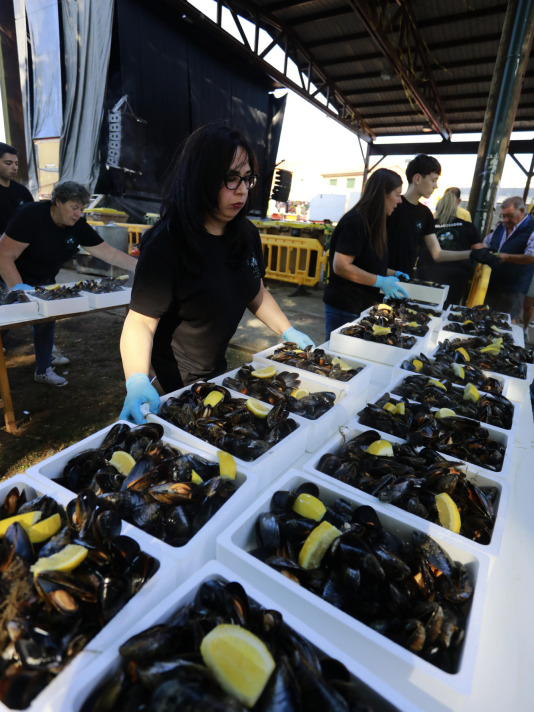 Lorbé disfruto de una gran fiesta con los mejillones como protagonistas @Patricia G. Fraga (22)