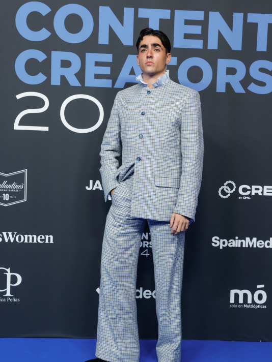 La alfombra azul de los Forbes Best Content Creators 2024 (10)