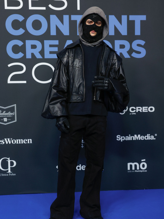 La alfombra azul de los Forbes Best Content Creators 2024 (5)